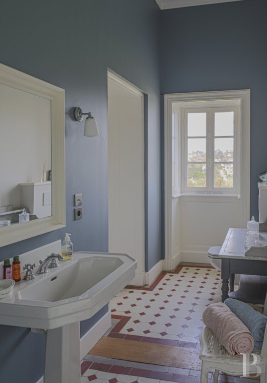 Dans le Finistère, sur la presqu’île de Crozon, un manoir du début du 19e siècle en belvédère sur la baie de Douarnenez - photo  n°24